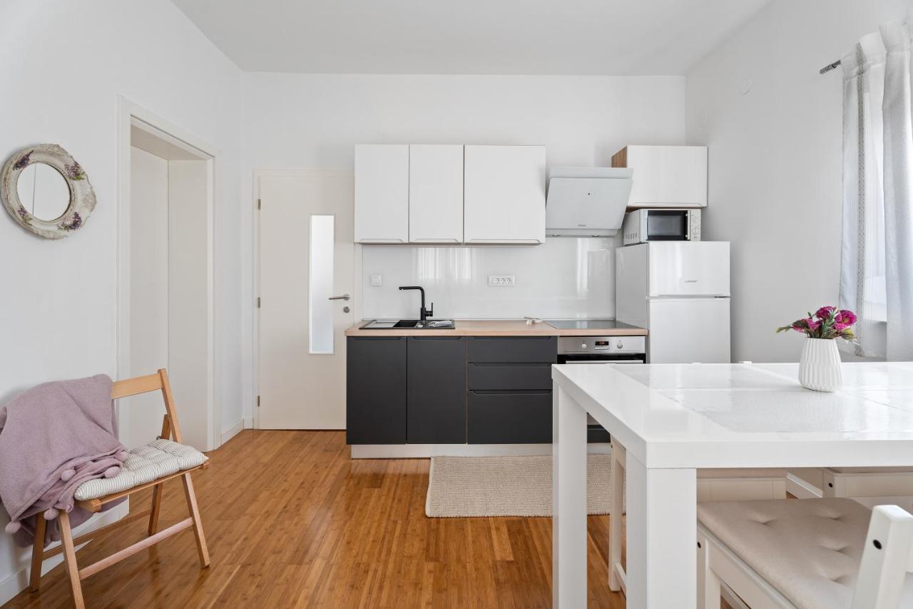 Apartments Dante Подстрана Экстерьер фото